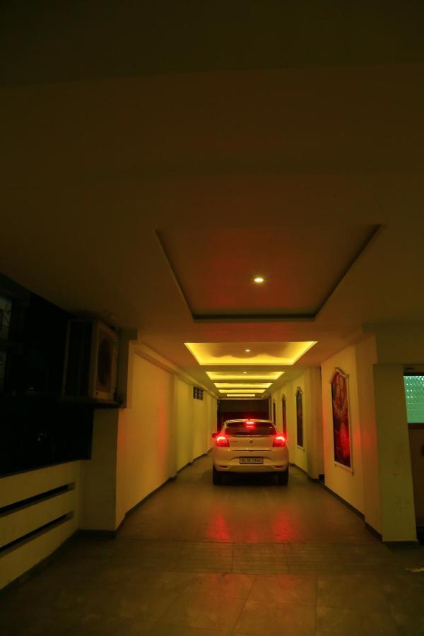 Hotel Victoria International Kattappana Esterno foto